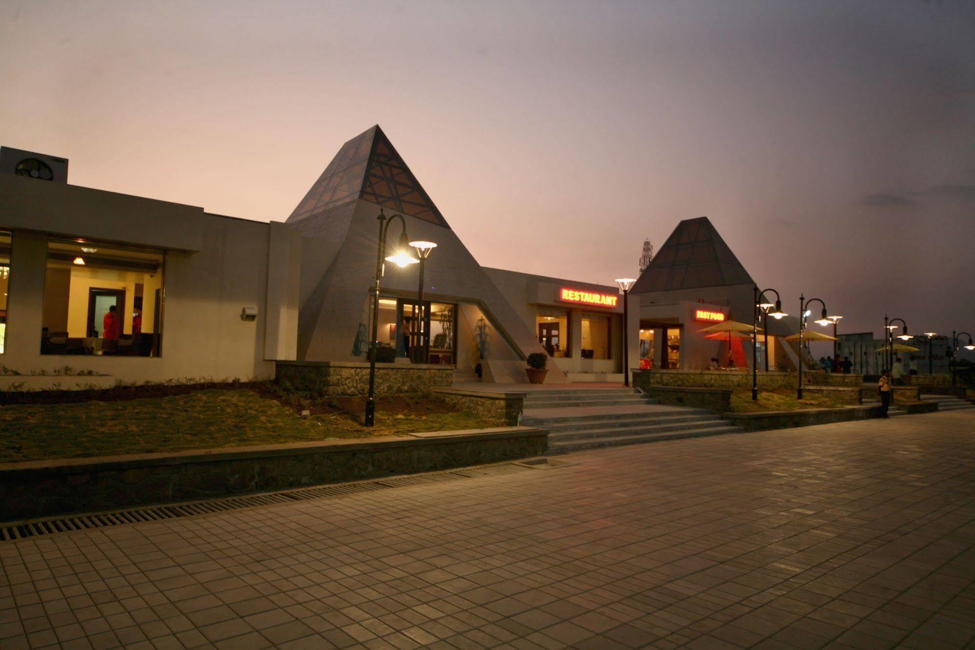 Sentosa Resorts Chinchvad Экстерьер фото