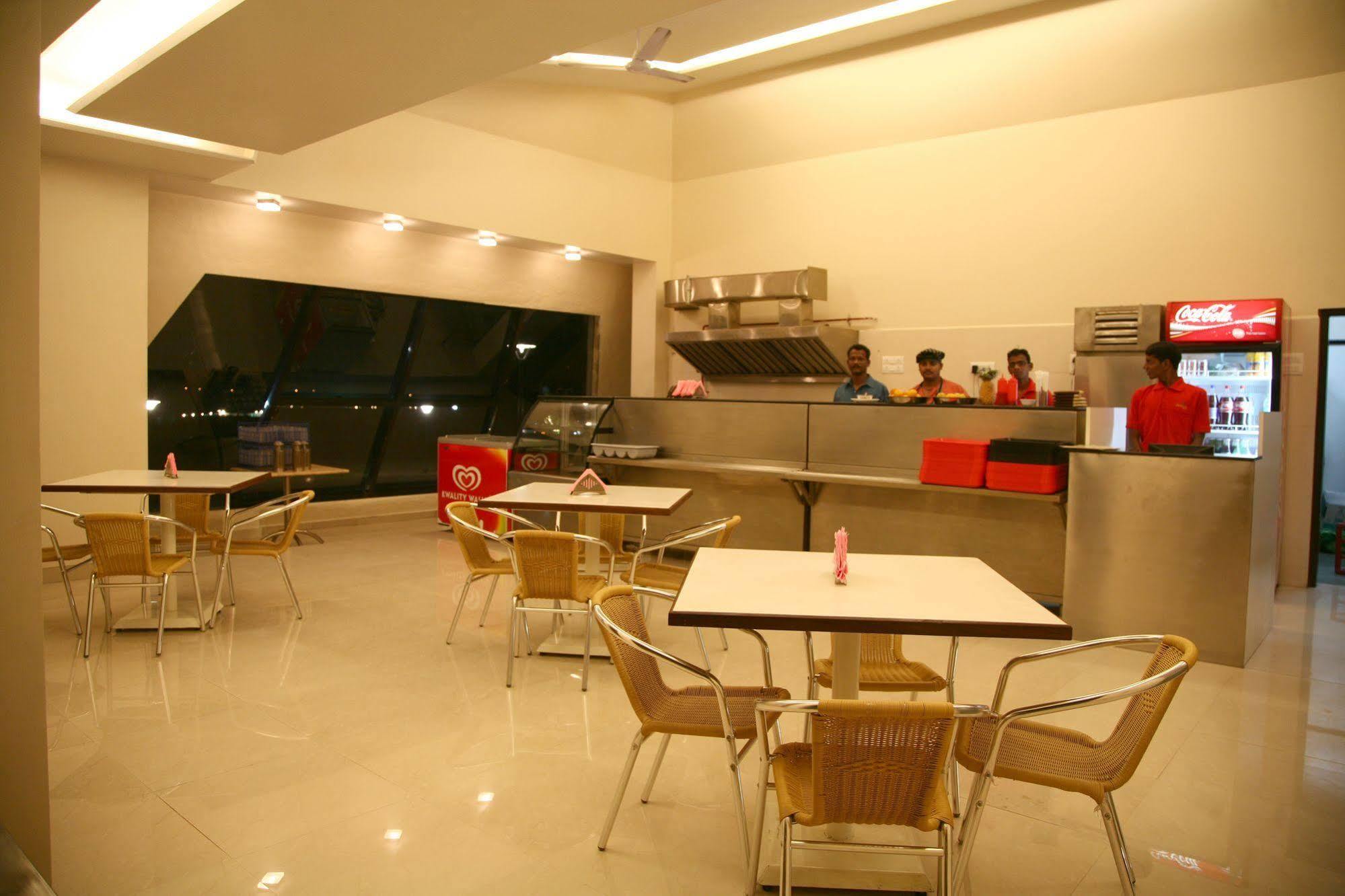 Sentosa Resorts Chinchvad Экстерьер фото
